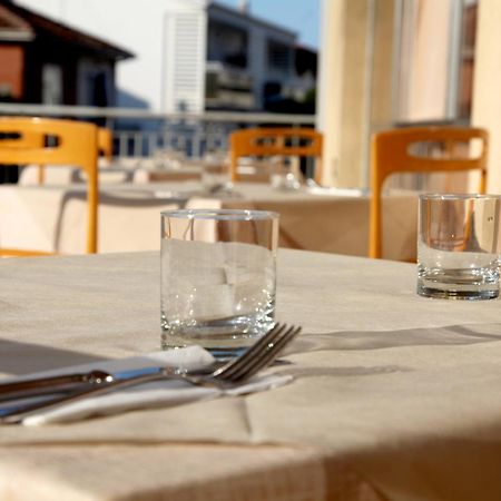 Hotel Alfa Anche In All Inclusive 리미니 외부 사진