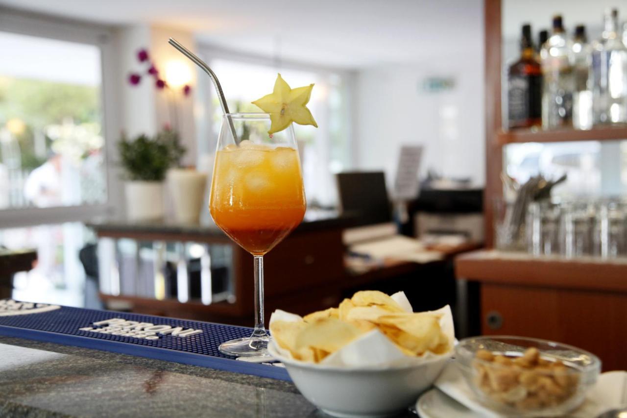 Hotel Alfa Anche In All Inclusive 리미니 외부 사진