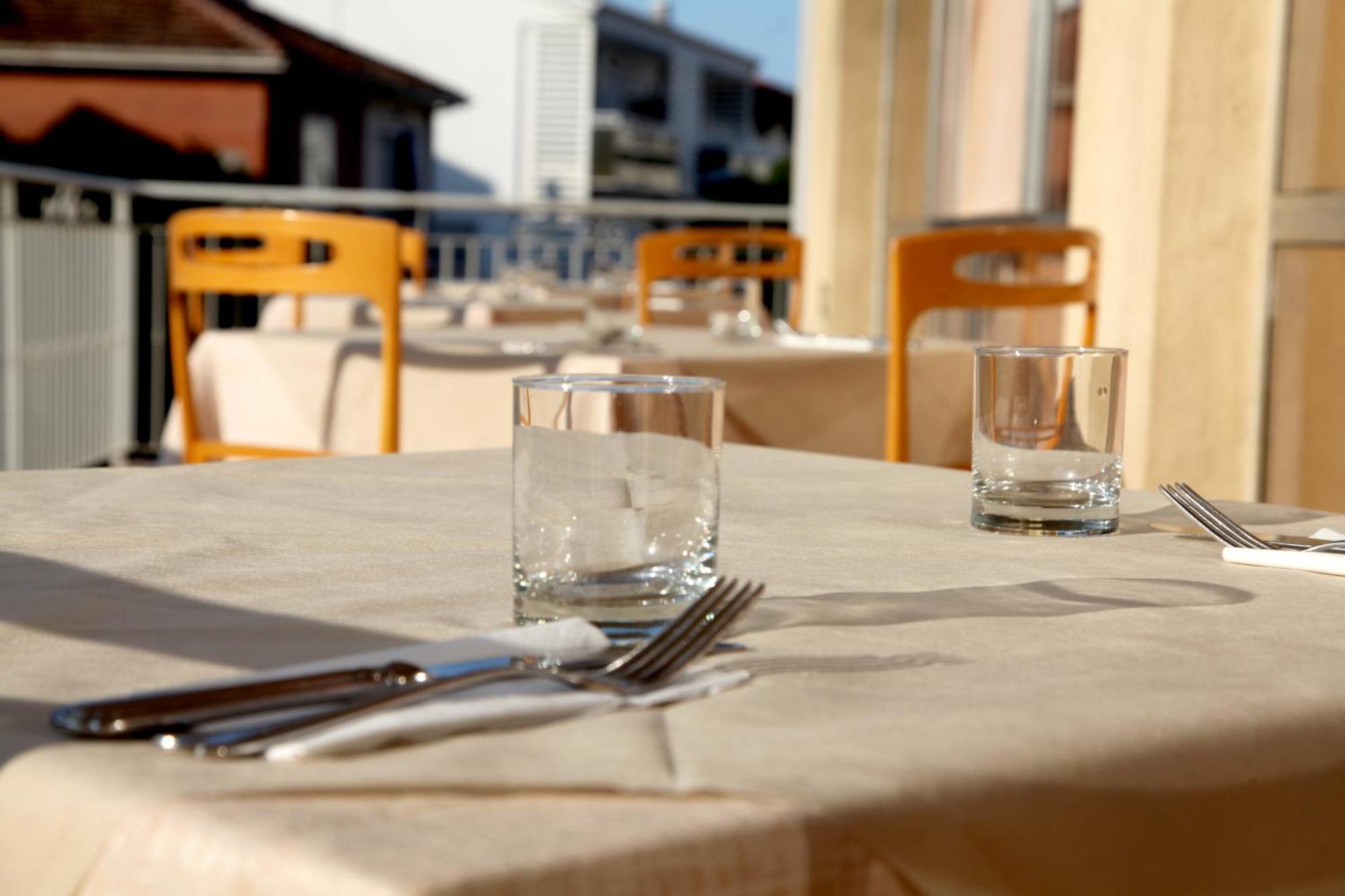 Hotel Alfa Anche In All Inclusive 리미니 외부 사진